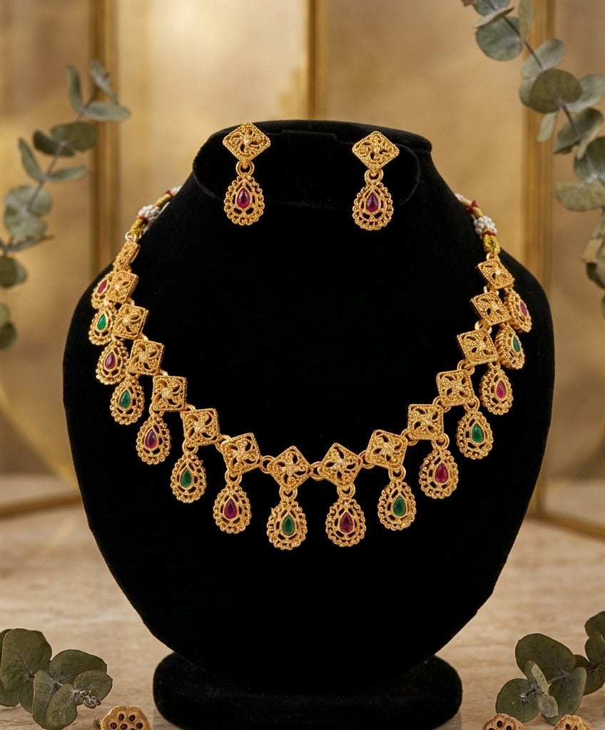 Elegant Geometric Kemp Drop Necklace Set