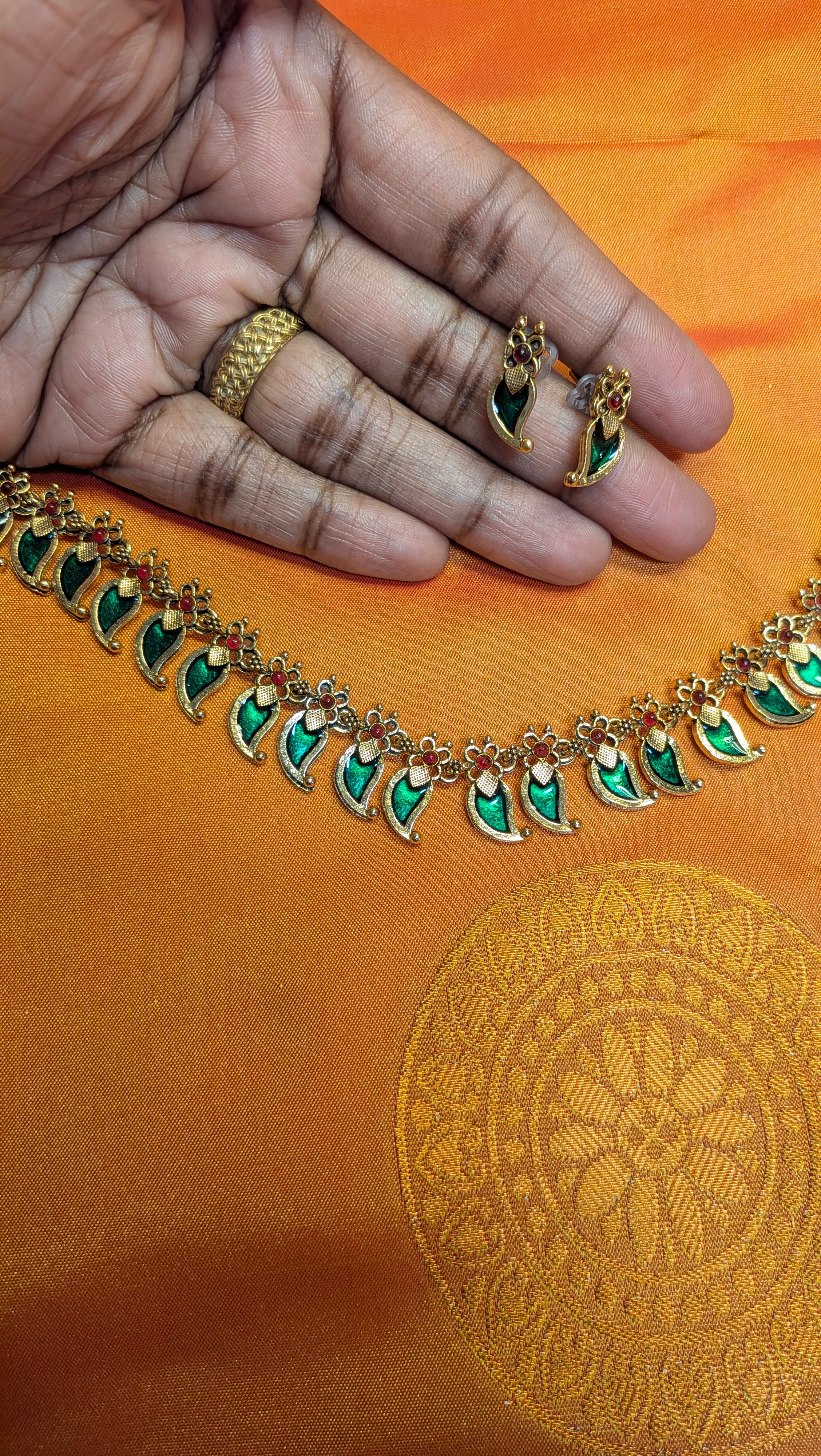 The Aadya Mango Necklace 💚