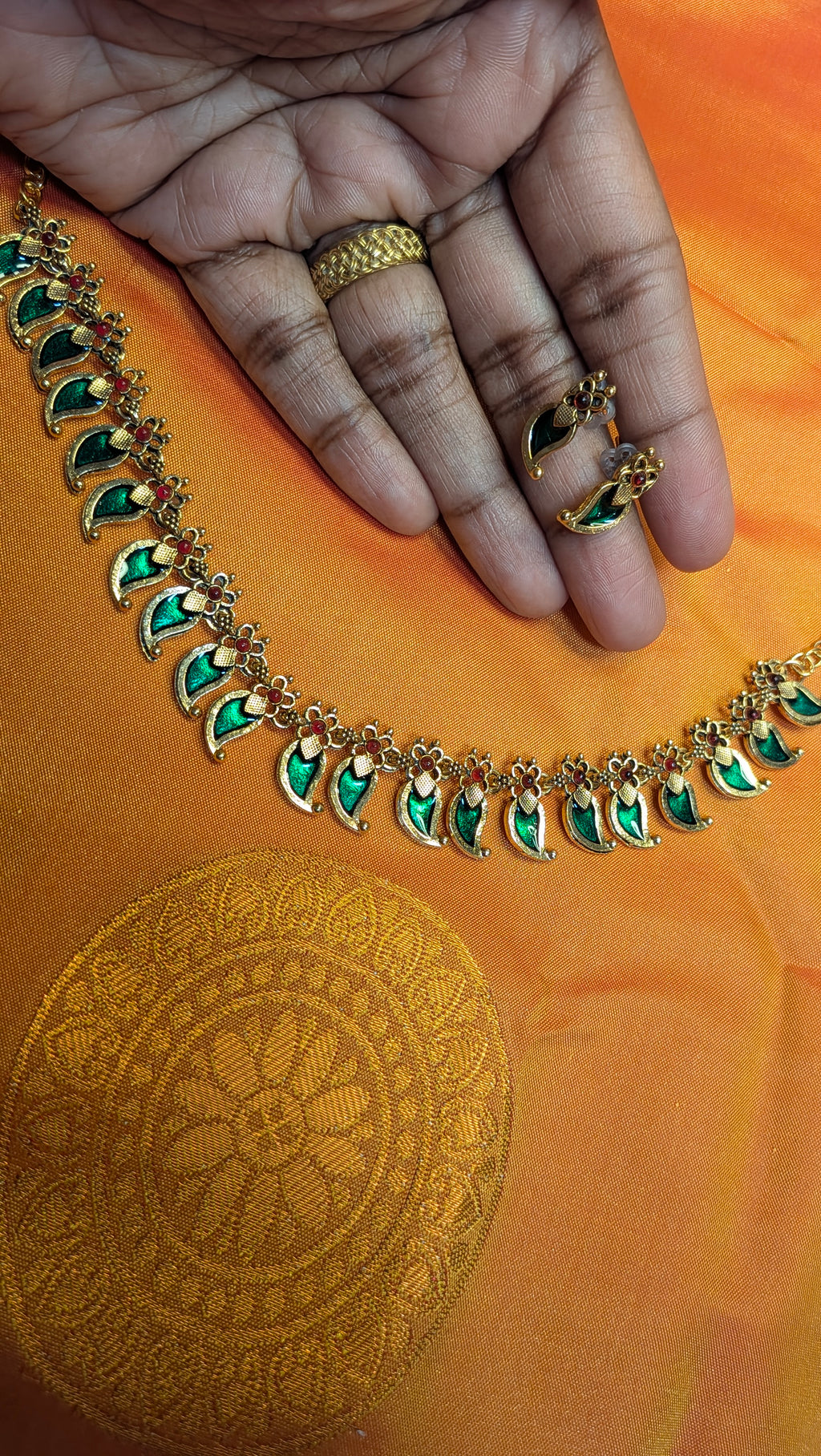 The Aadya Mango Necklace 💚