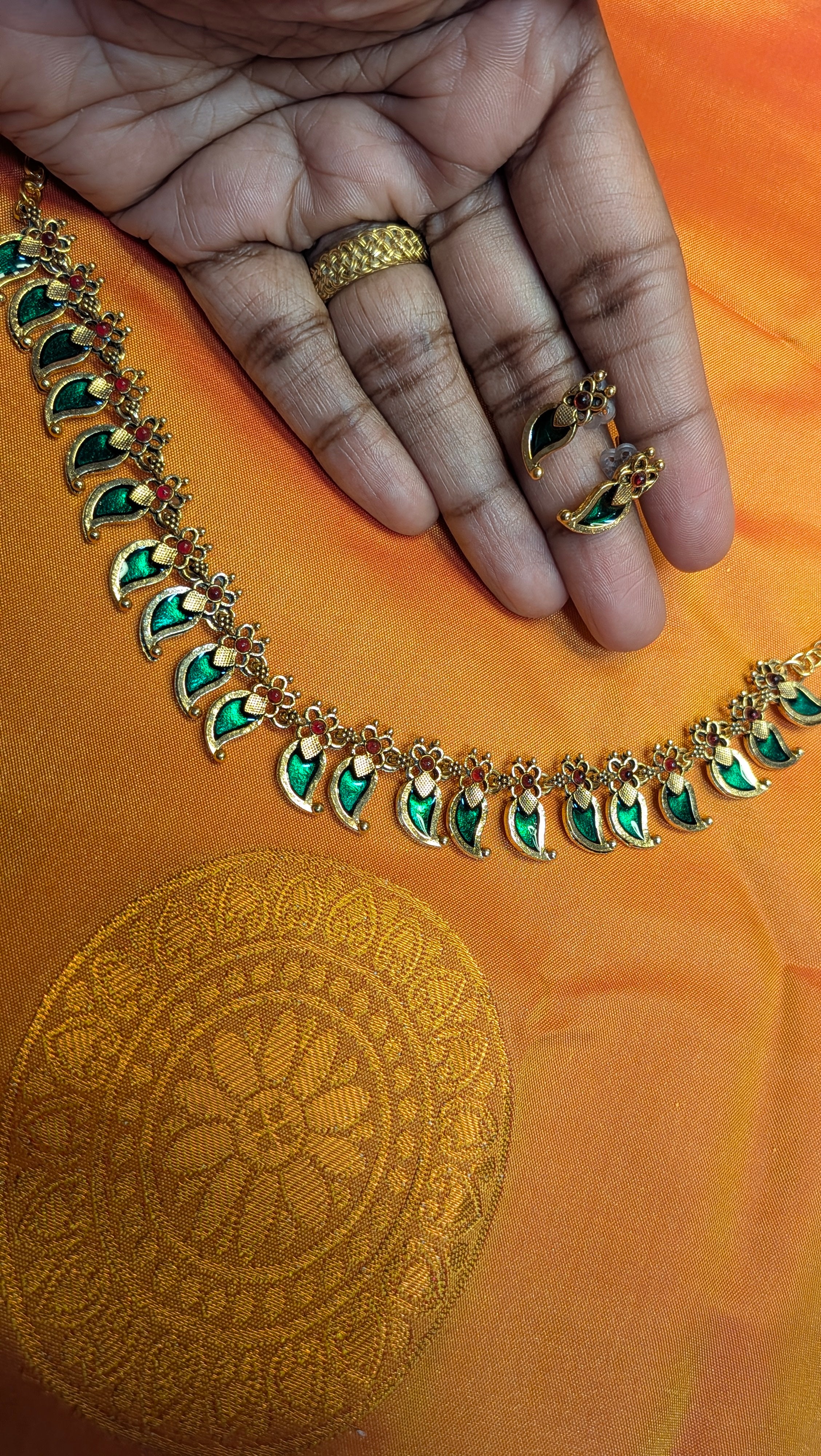 The Aadya Mango Necklace 💚