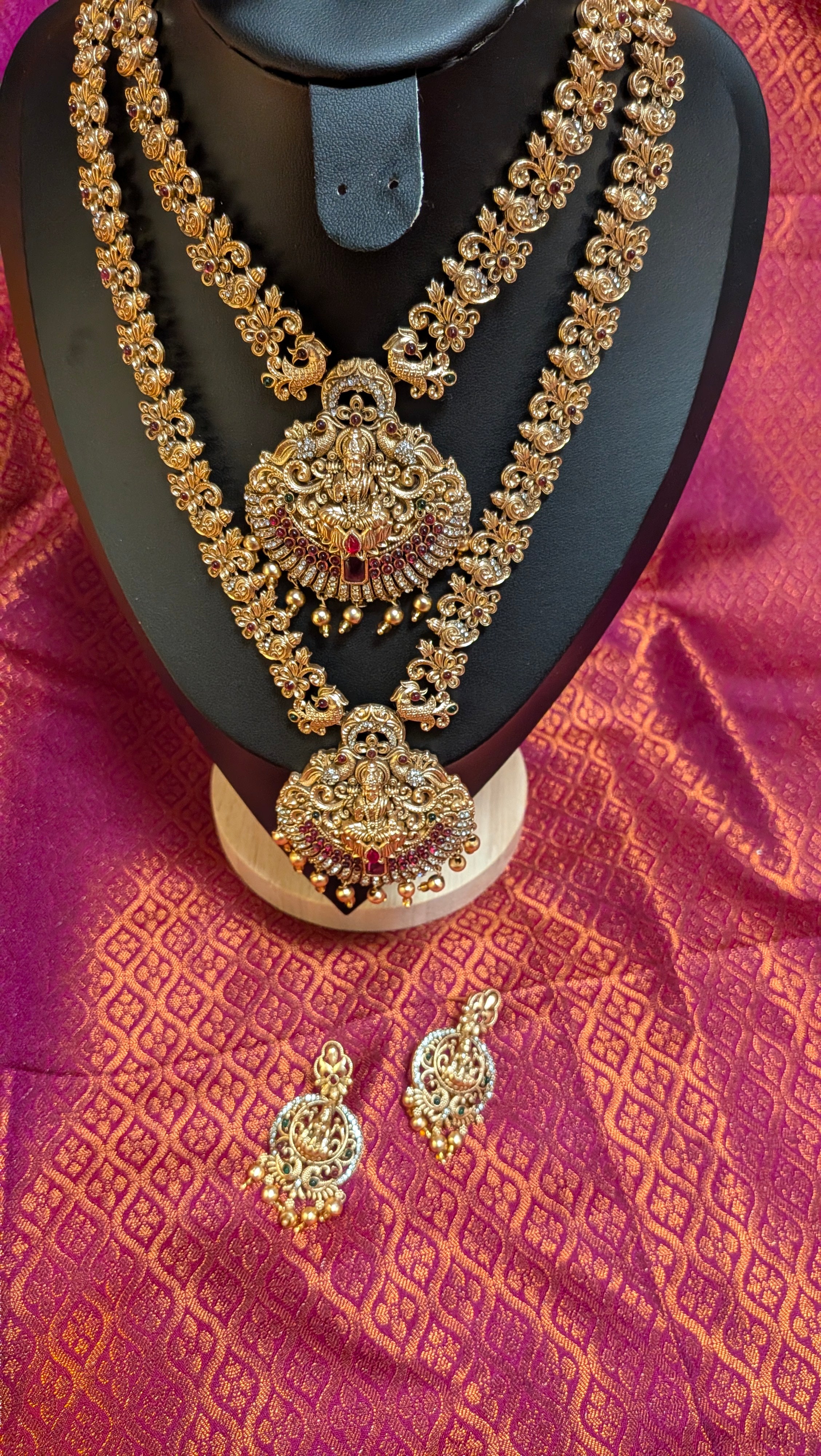 The Goddess Glow Jewelry Set